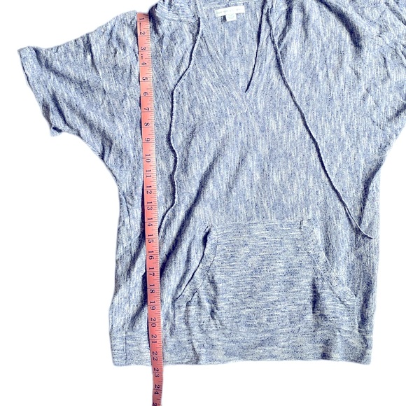 New York and Co. Marled Short Sleeve V-Neck Hoodie - Picture 4 of 6